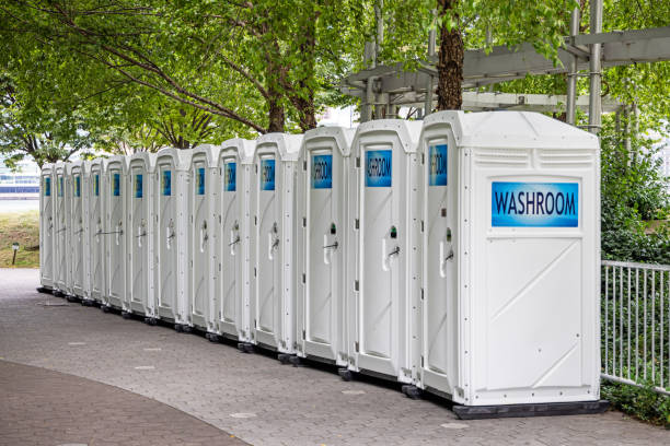 Portable Toilet Options We Offer in Old Fig Garden, CA